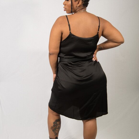 Black Dress Satin Plus Size - Picture 3 of 4